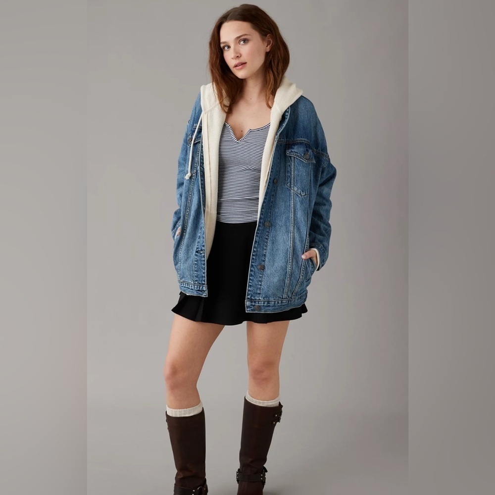 American Eagle Women’s Rigid Oversized Boyfriend Denim Jacket Medium Wash XS